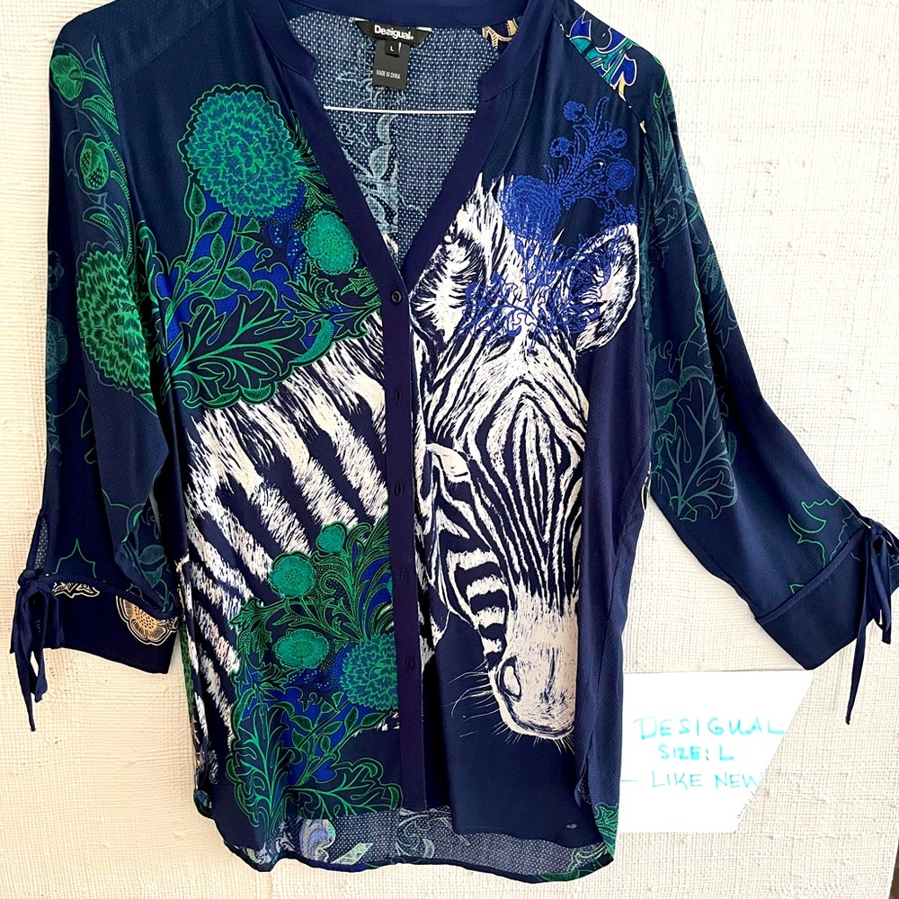 Excellent condition .. unique Desigual.